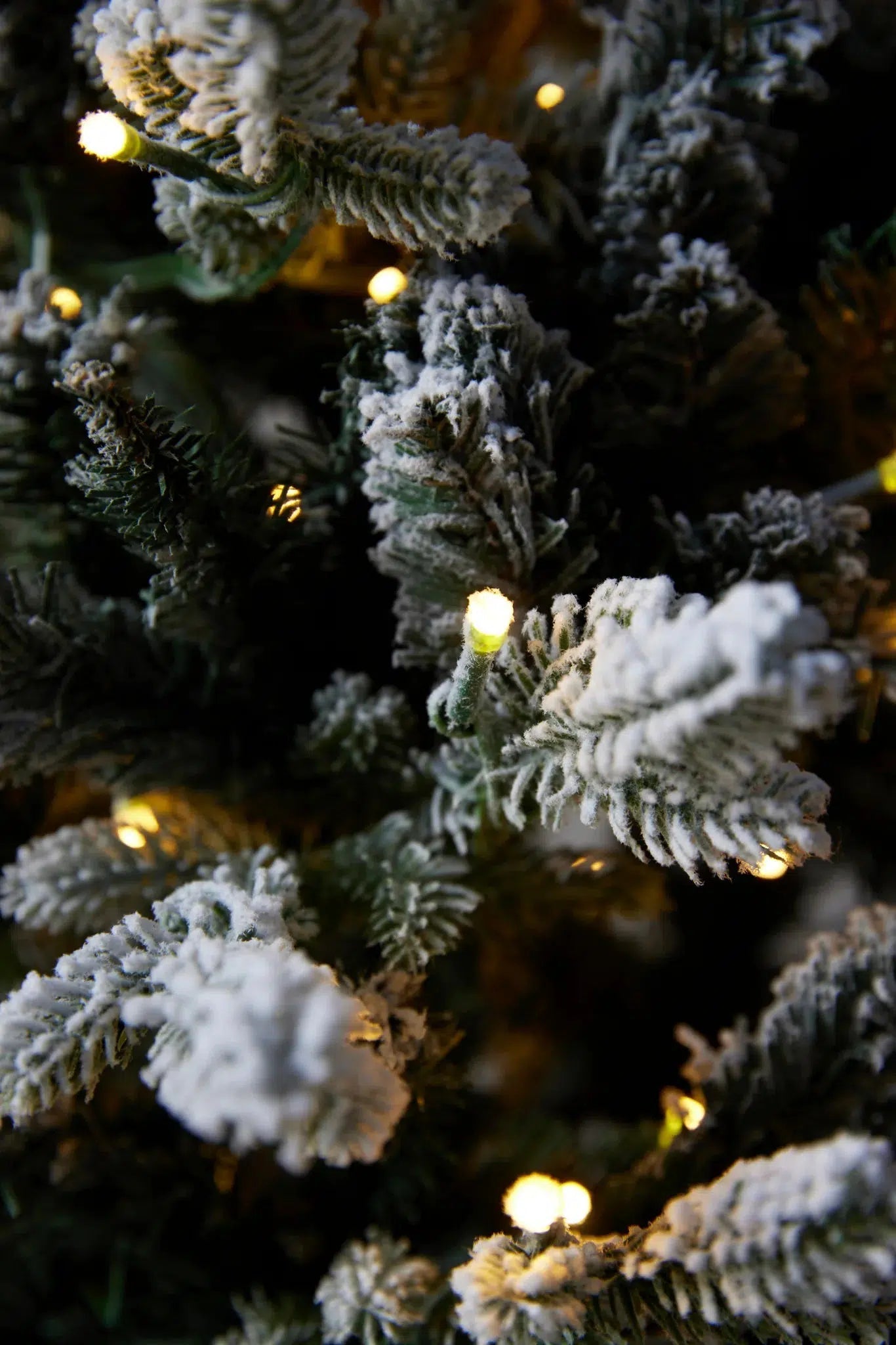 European Snow Tree 4FT - 170LED-Lima & Co-Lima & Co