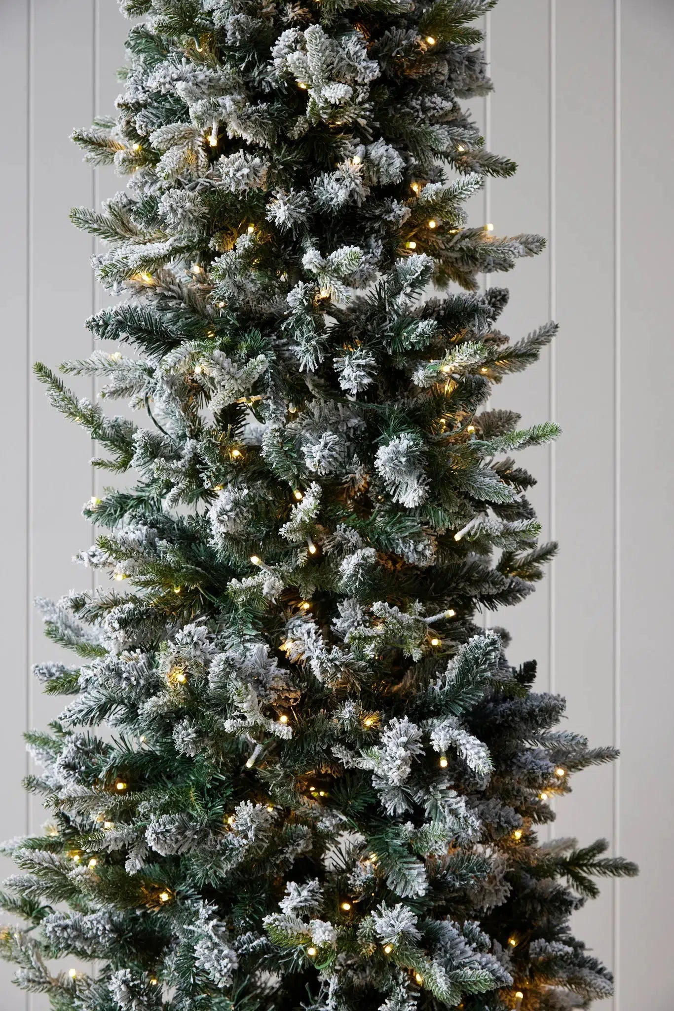 European Snow Tree 8FT - 440LED-Lima & Co-Lima & Co