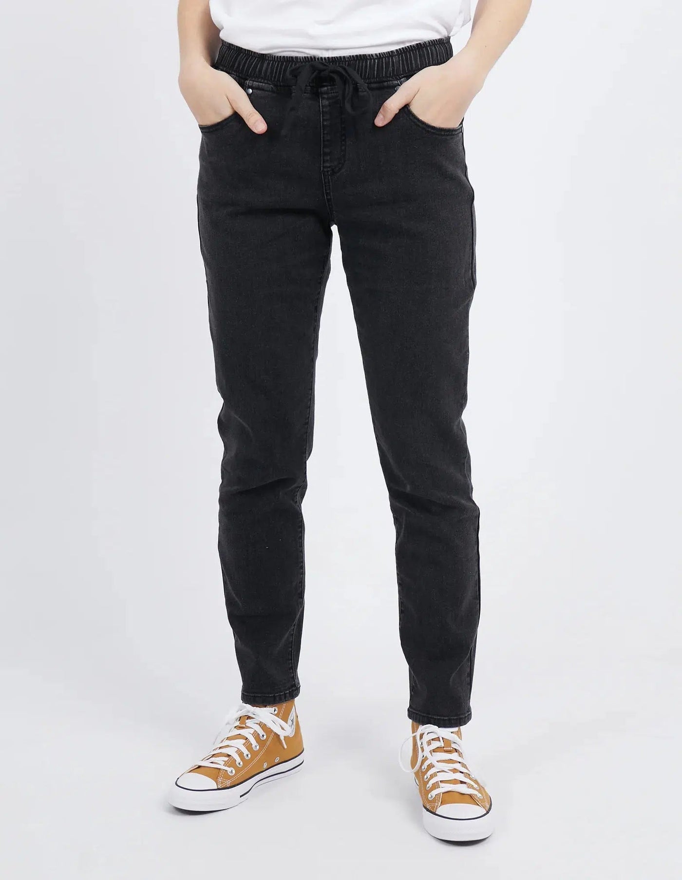 Juliette Jogger Jean - Wash Black-Foxwood-Lima & Co