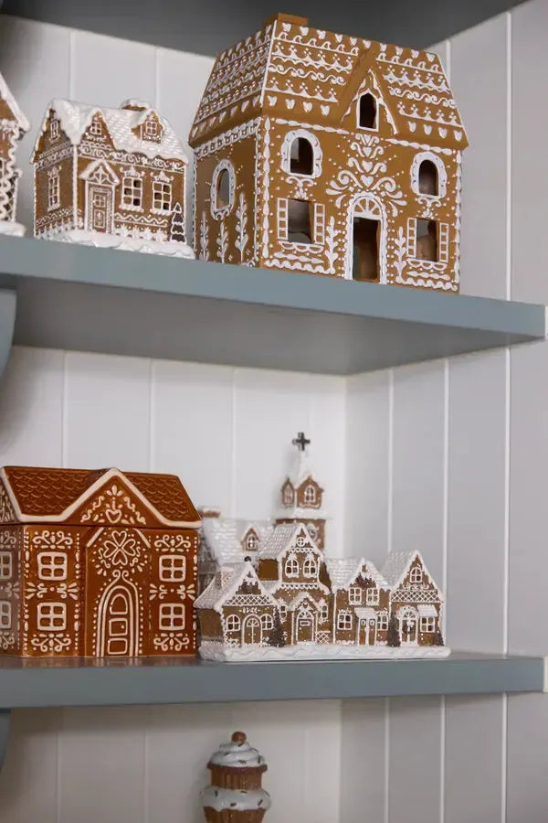 Led Gingerbread Cottage-Holly and Ivy-Lima & Co