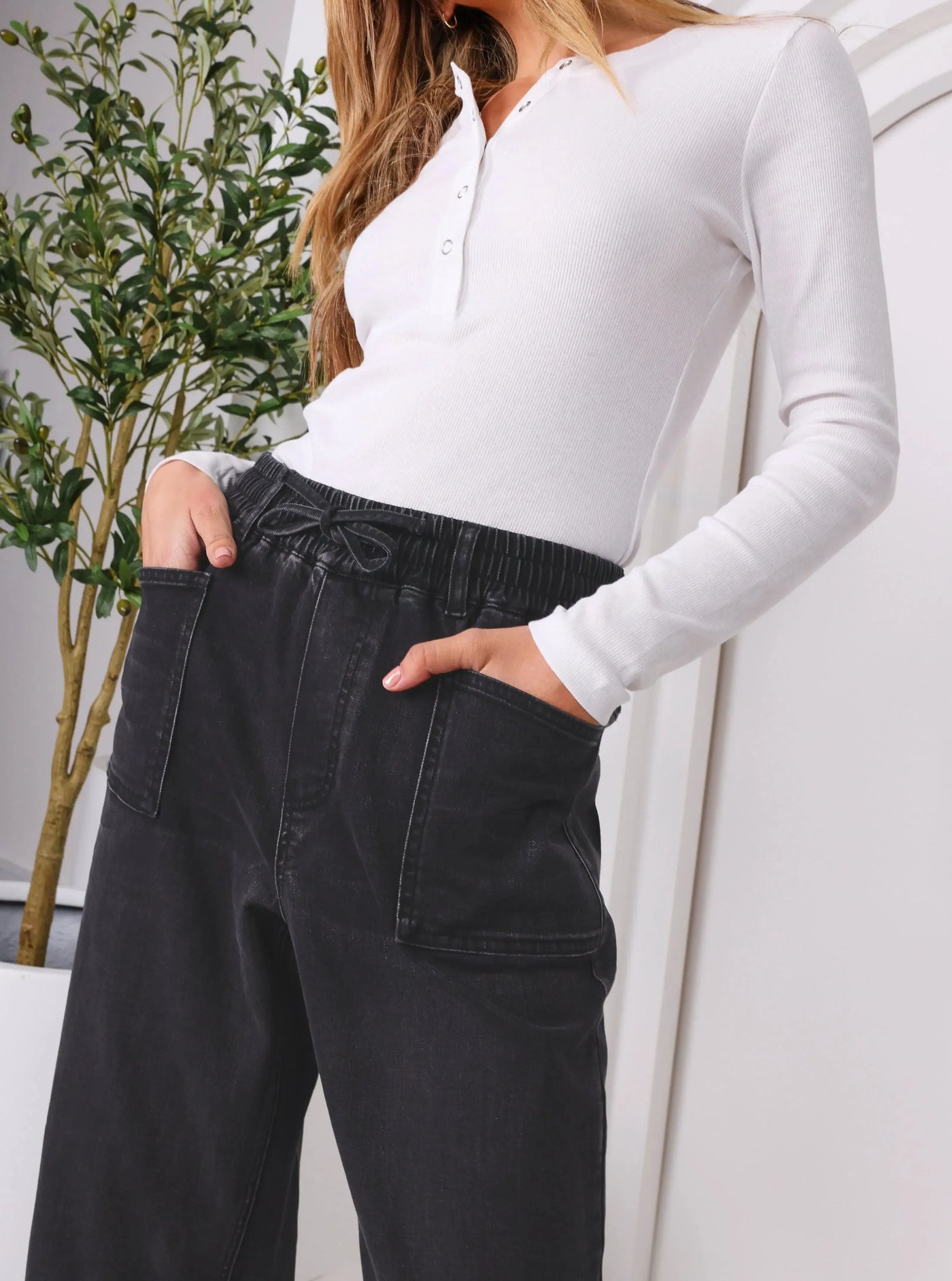 Leo Barrel Jeans - Black-Lima & Co-Lima & Co