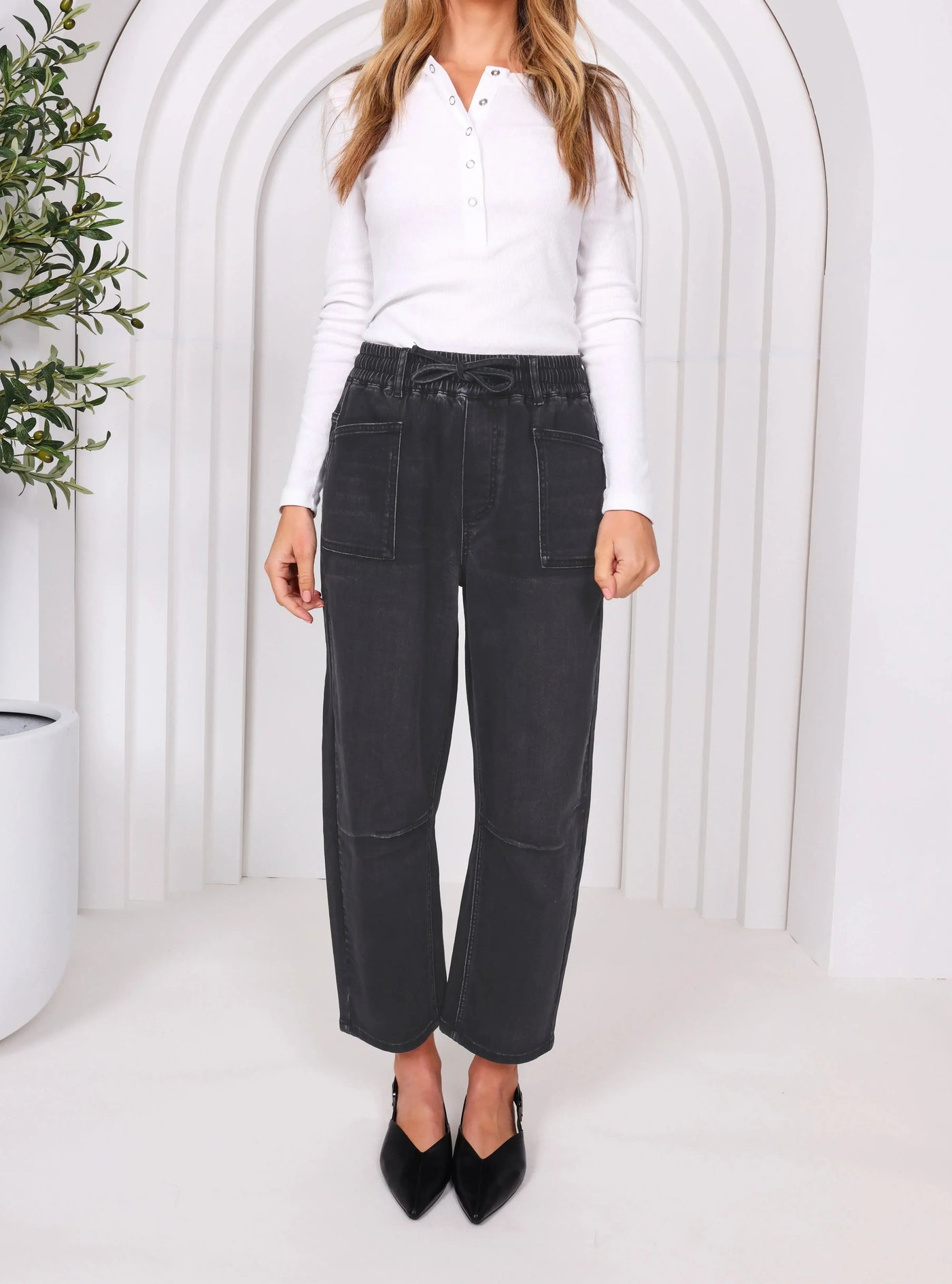 Leo Barrel Jeans - Black-Lima & Co-Lima & Co