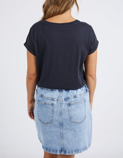 Manly Vee Tee - Black-Foxwood-Lima & Co
