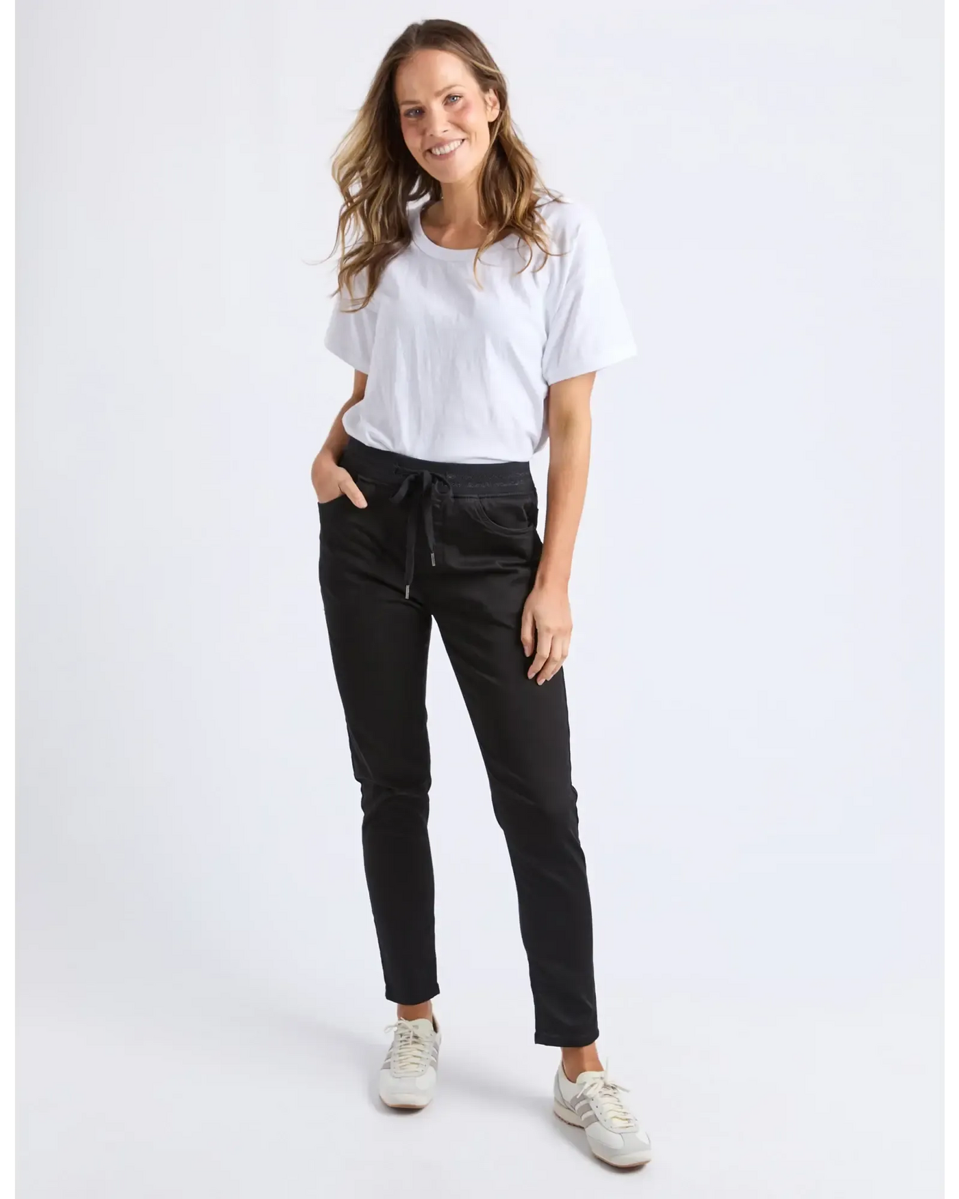 Sylvia Jogger - Black-Foxwood-Lima & Co