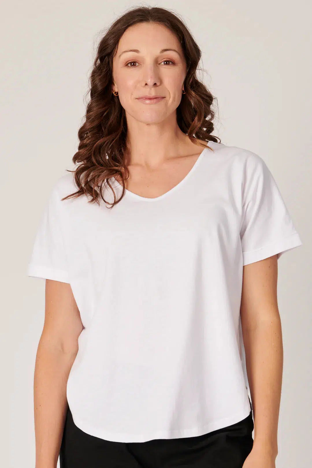 V-Neck Curve Hem Tee - White-One Ten Willow-Lima & Co